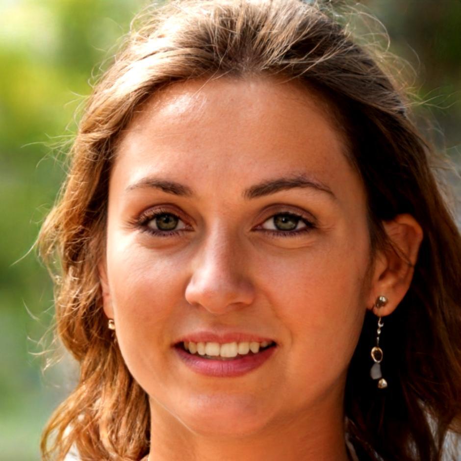 Portrait d'Élise Moreau, consultante financière expérimentée