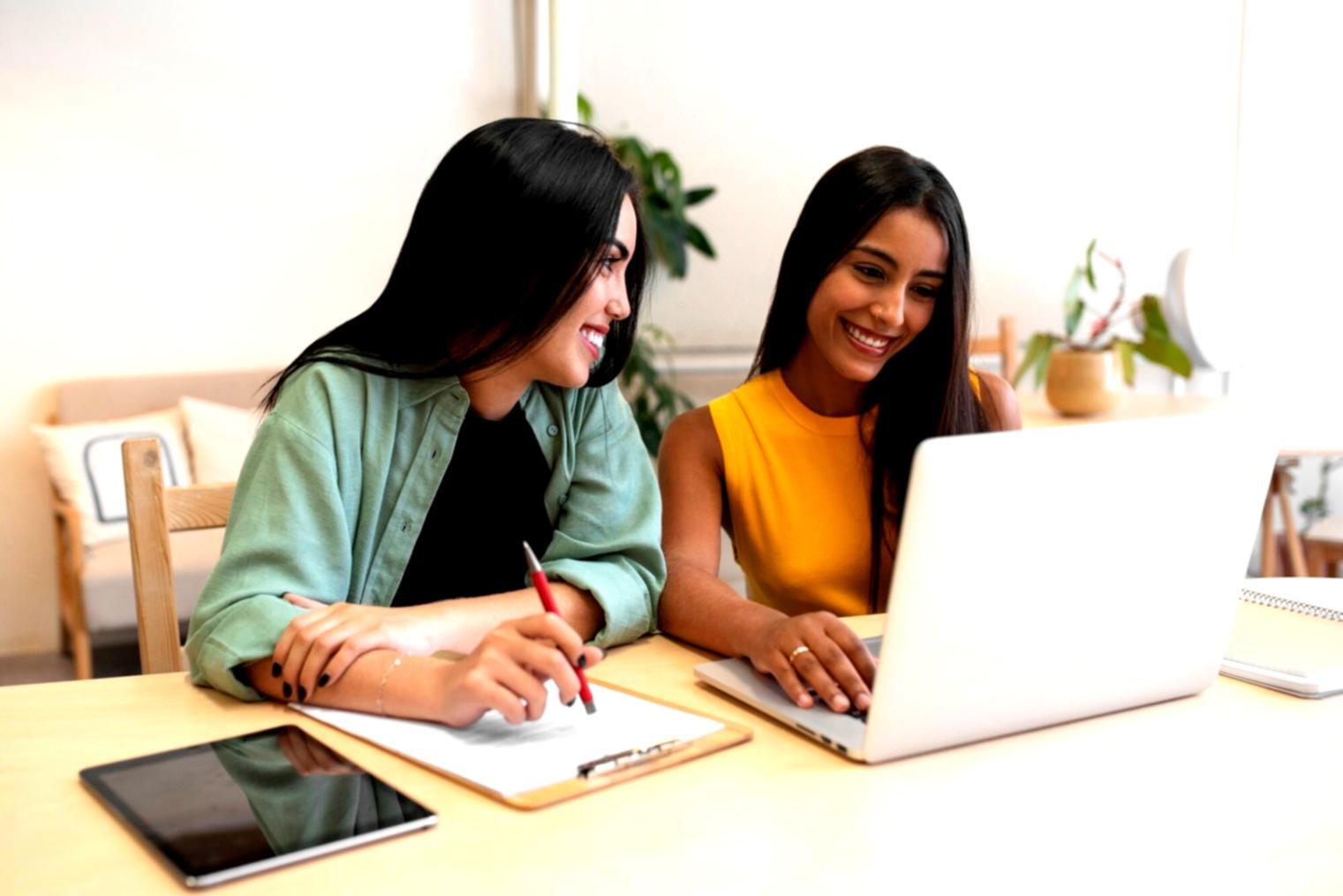 Interface d'apprentissage digital avec graphiques financiers