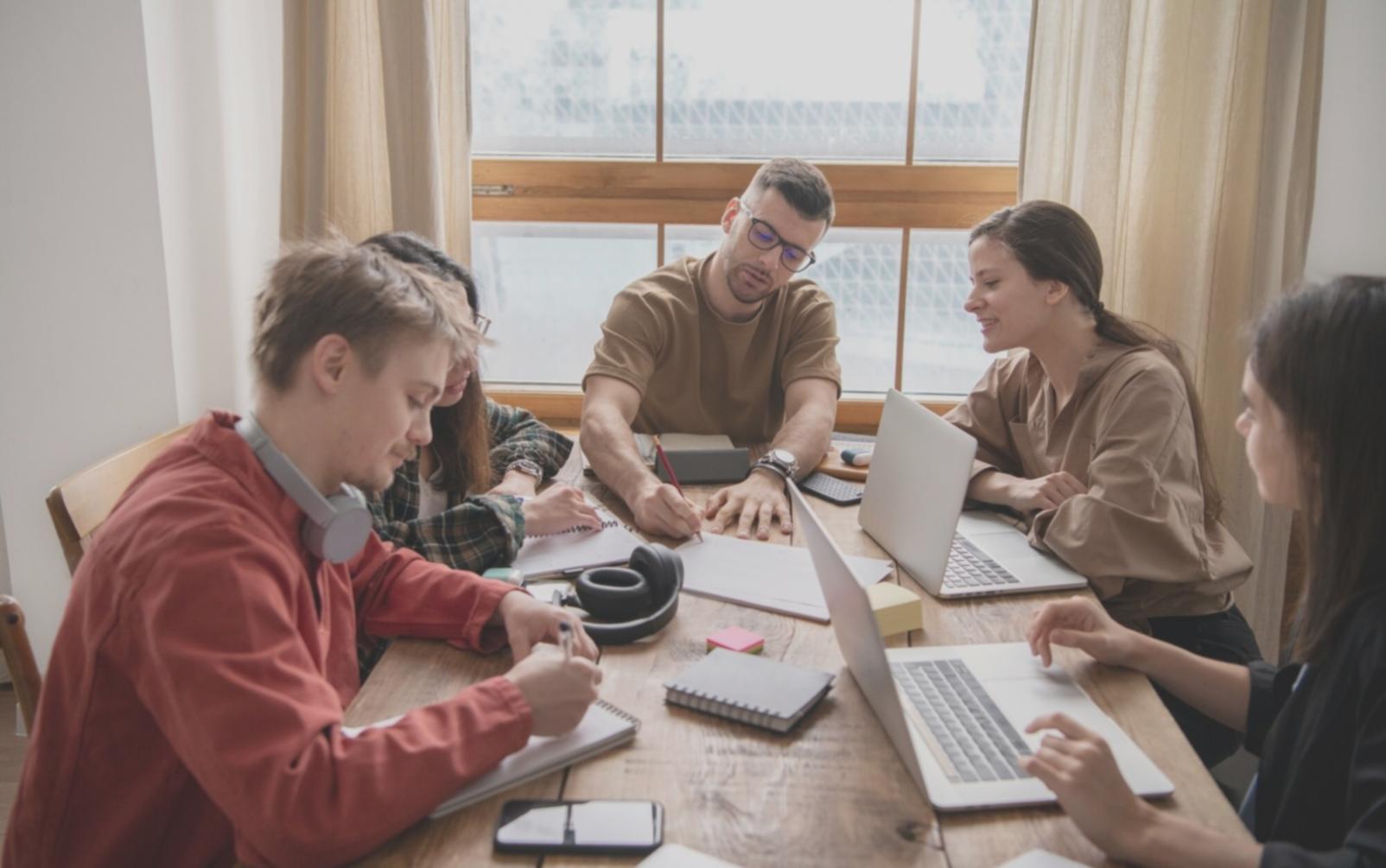 Environnement d'apprentissage moderne pour la formation en gestion financière