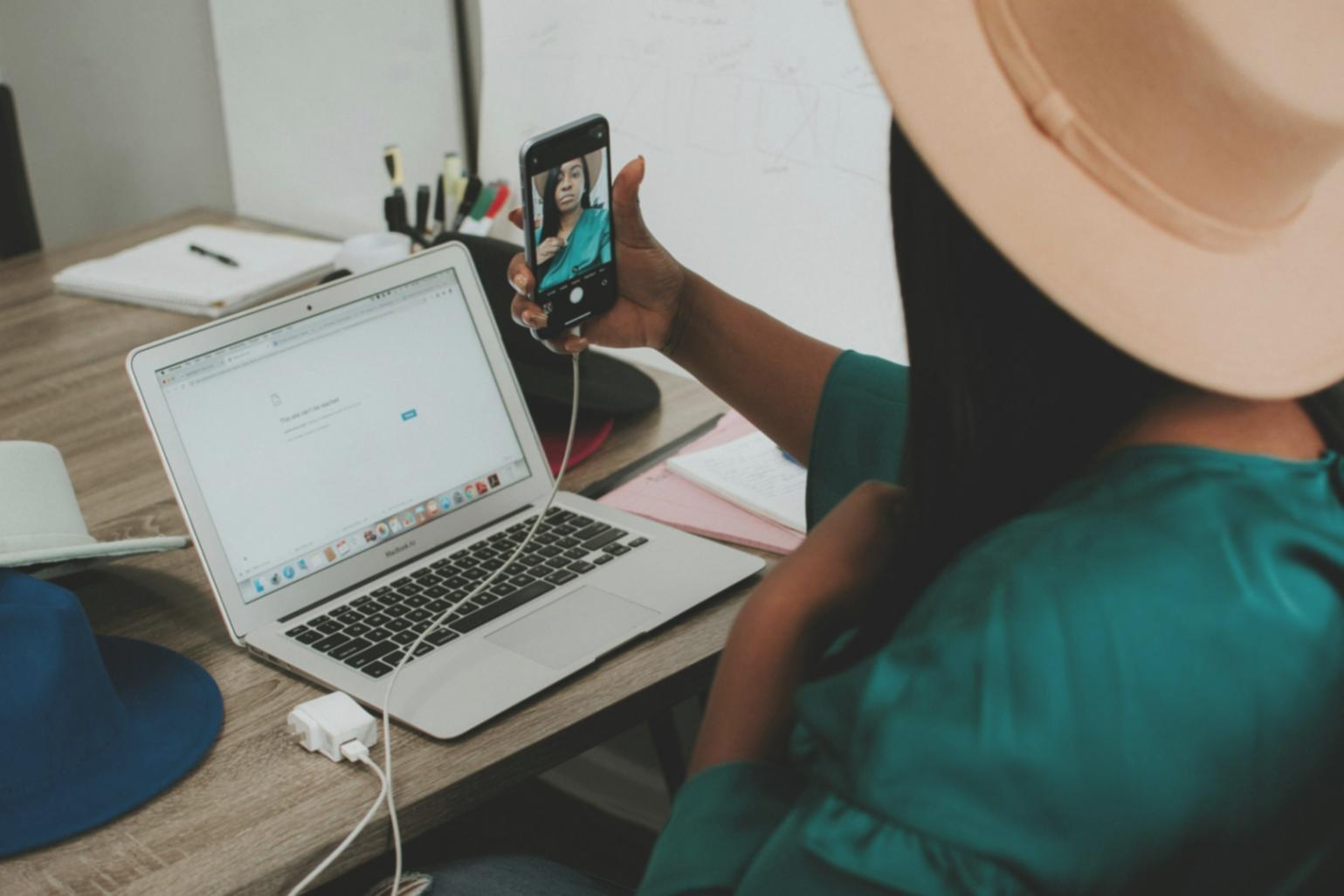 Session de formation en groupe avec formateur expérimenté